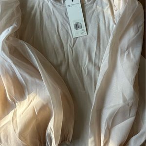 Cream puff sleeve blouse